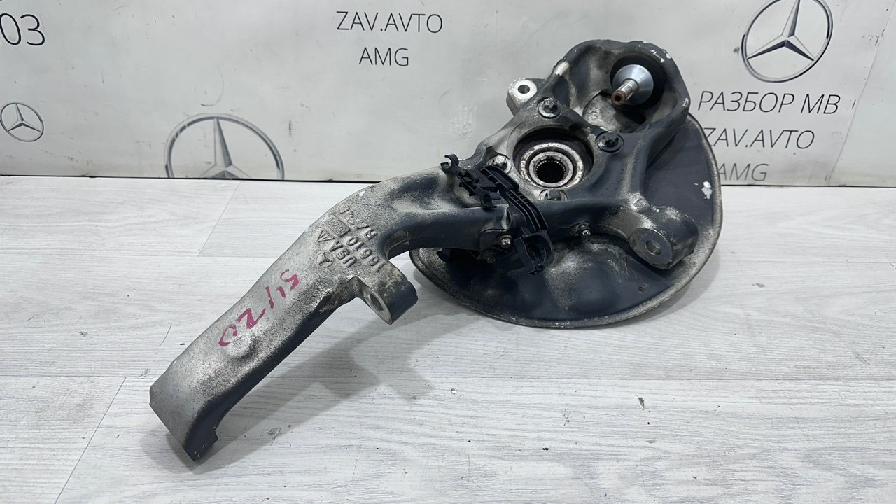Кулак поворотный передний правый Mercedes W166 OM642 A1663301020 контрактная