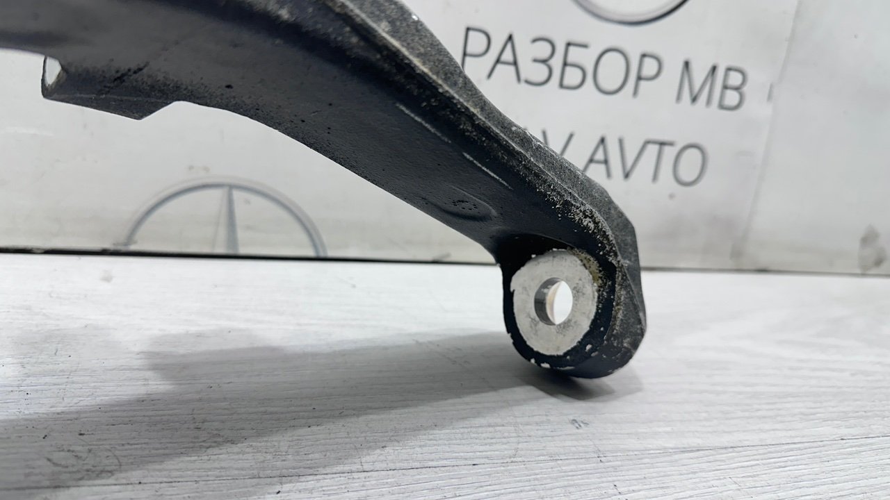 Кулак поворотный передний правый W166 OM642