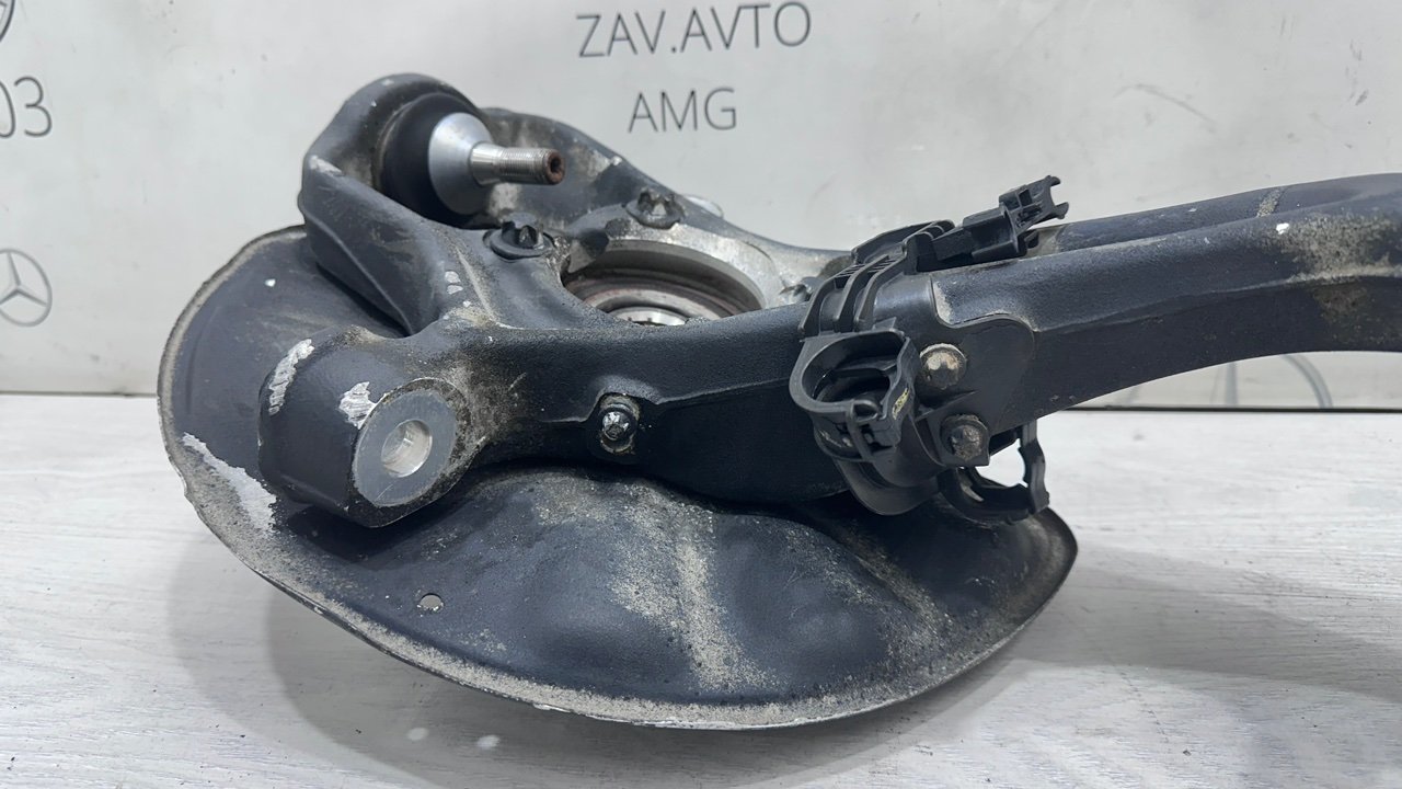 Кулак поворотный передний левый Mercedes W166 OM642 Кулак поворотный передний левый Mercedes W166 OM642