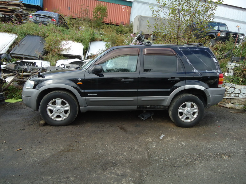 Автомобиль FORD ESCAPE EPFWF AJ 2004 года в разбор