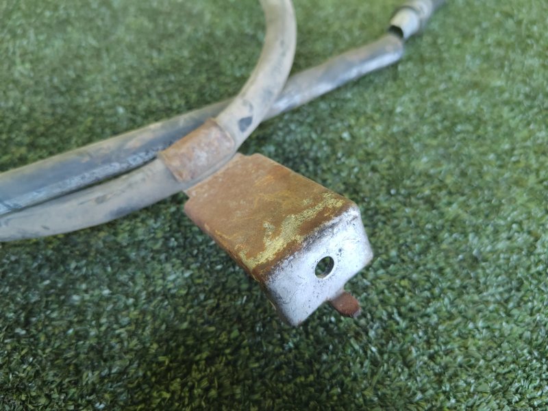 Трос ручника задний левый NISSAN TINO HV10 SR20DE Трос ручника задний левый NISSAN TINO HV10 SR20DE