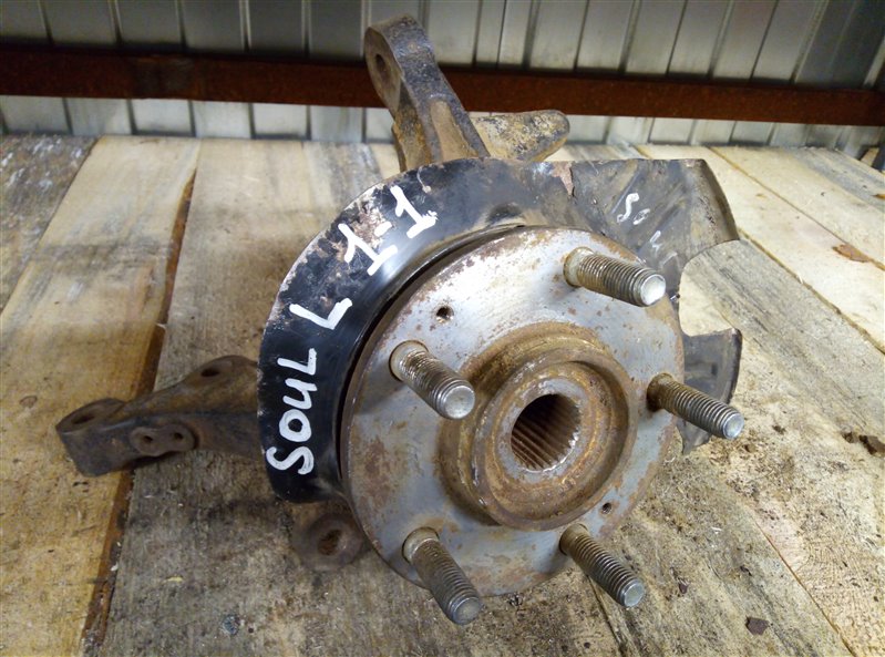 Range rover 5. Поворотный кулак форд фокус 2. Поворотный кулак б у. Поворотный кулак на кио рио2. Поворотная цапфа.