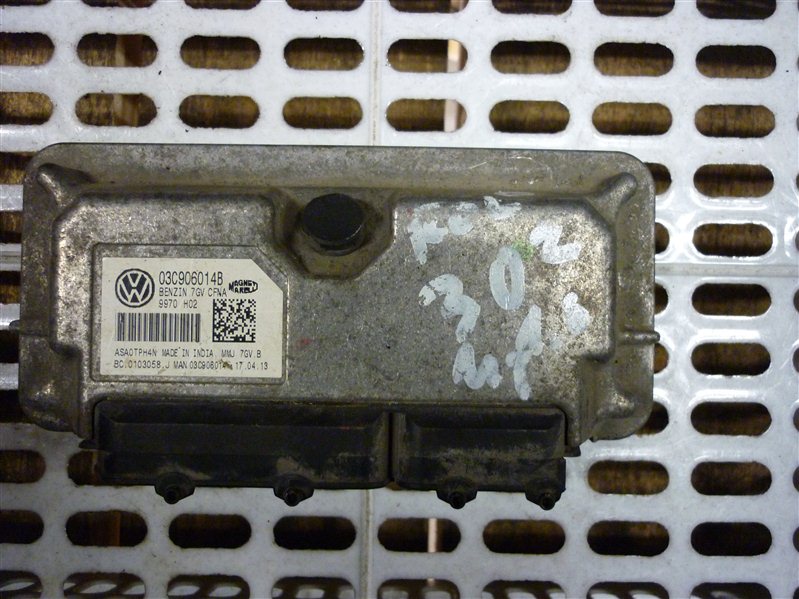 Блок управления двигателем Volkswagen Polo СЕДАН 2012 (б/у)
