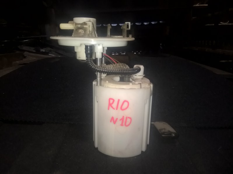 Топливный насос Kia Rio 2014 (б/у)