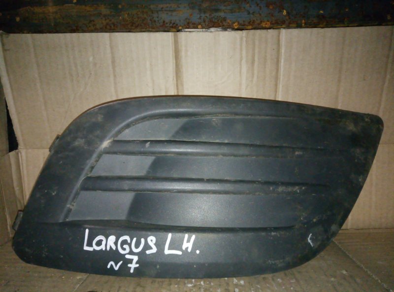 Накладка противотуманной фары Lada Largus левая (б/у)