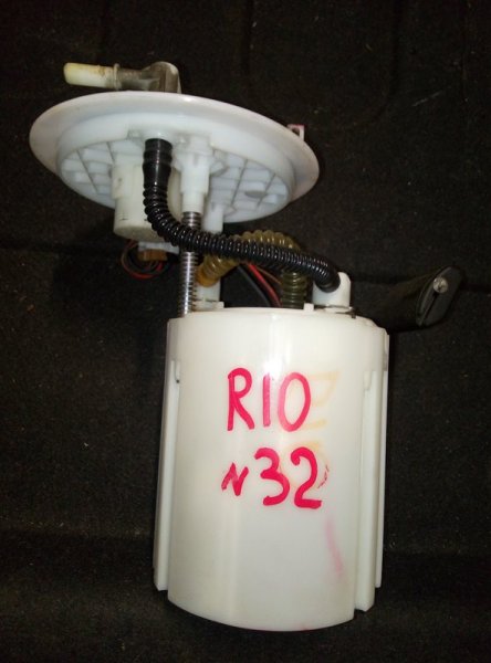 Топливный насос Kia Rio 1.6 2012 (б/у)
