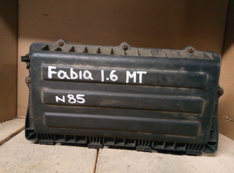 Корпус воздушного фильтра Skoda Fabia 1.6 (б/у)
