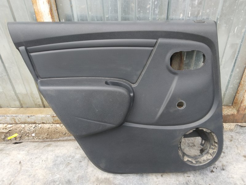 Обшивка двери Renault Duster K4M606 2013 задняя левая (б/у)