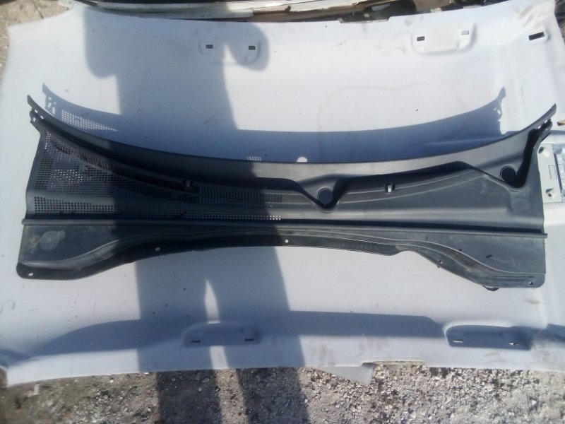Жабо Kia Sorento 2012 (б/у) Жабо Kia Sorento 2012 (б/у)