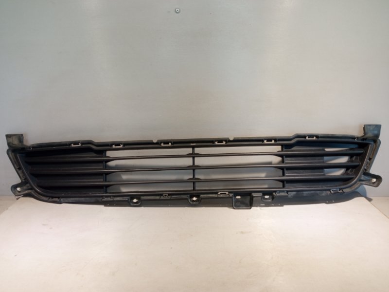 Решетка радиатора Mitsubishi Outlander 3 4B11 2013 (б/у)