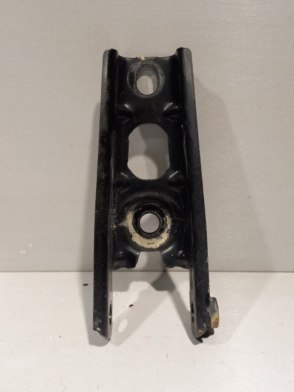 Кронштейн опоры двигателя Renault Logan 2 K4M2842 2015 задний (б/у)
