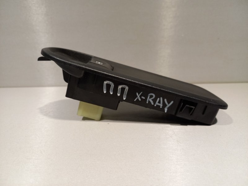 Блок управления стеклоподъемниками Lada Xray ХЭТЧБЕК H4MD438 2016 передний правый (б/у)