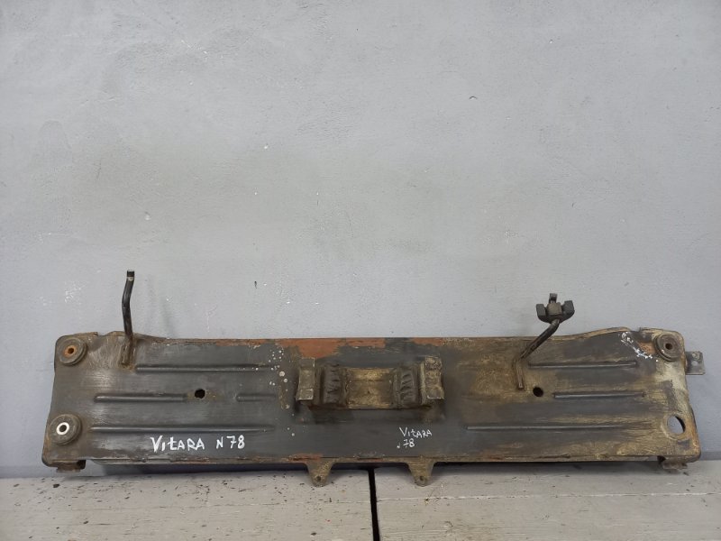 Балка Suzuki Grand Vitara (б/у) Балка Suzuki Grand Vitara (б/у)
