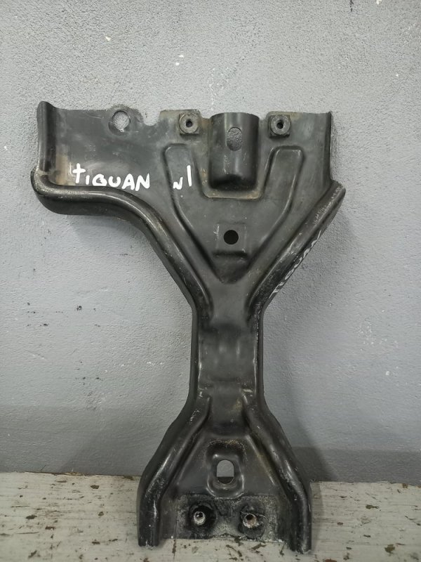 Планка Volkswagen Tiguan (б/у)