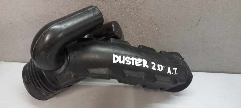 Патрубок воздушного фильтра renault duster. Патрубок воздушного фильтра renault duster. 144609369r. 165780388r. Воздушный патрубок рено дастер.