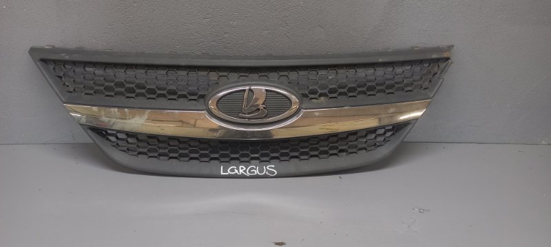 Решетка радиатора Lada Largus 2013 (б/у)