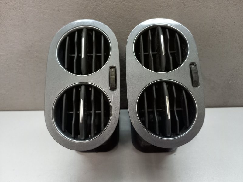 Дефлектор воздуха Volkswagen Tiguan CTH 2012 передний правый (б/у)