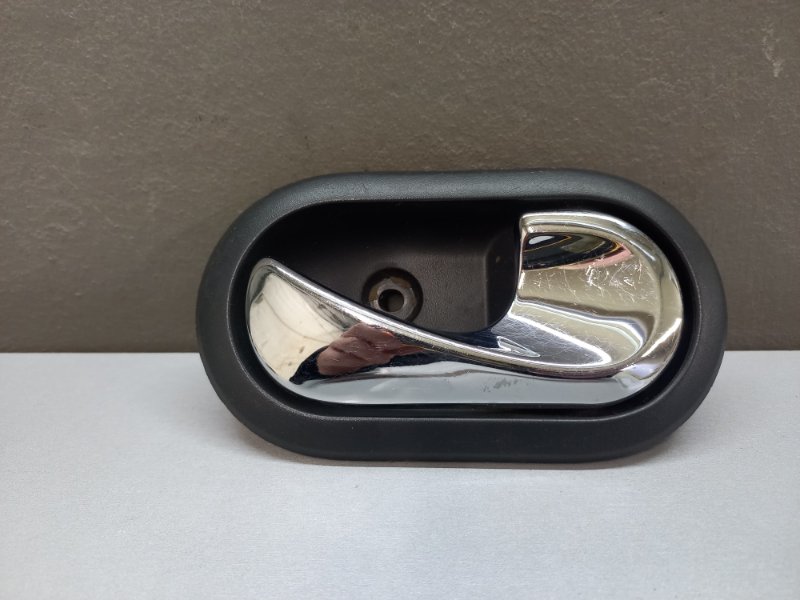 Ручка двери внутренняя Nissan Terrano 2014 передняя правая (б/у)