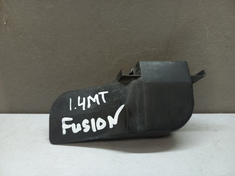 Водосток Ford Fusion (б/у) Водосток Ford Fusion (б/у)