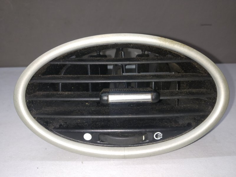 Дефлектор воздуха Ford Focus 2 Plus 2009 (б/у)