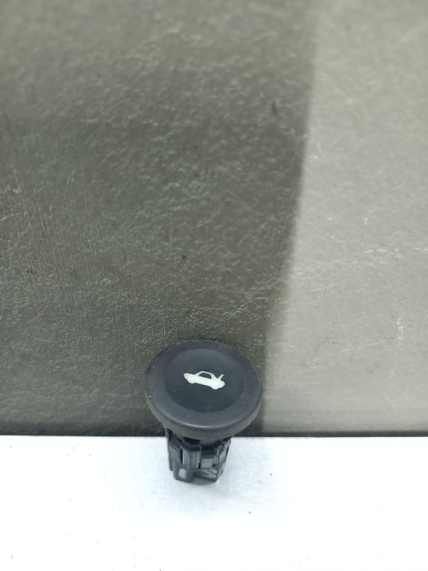Кнопка открывания багажника Ford Fusion (б/у)