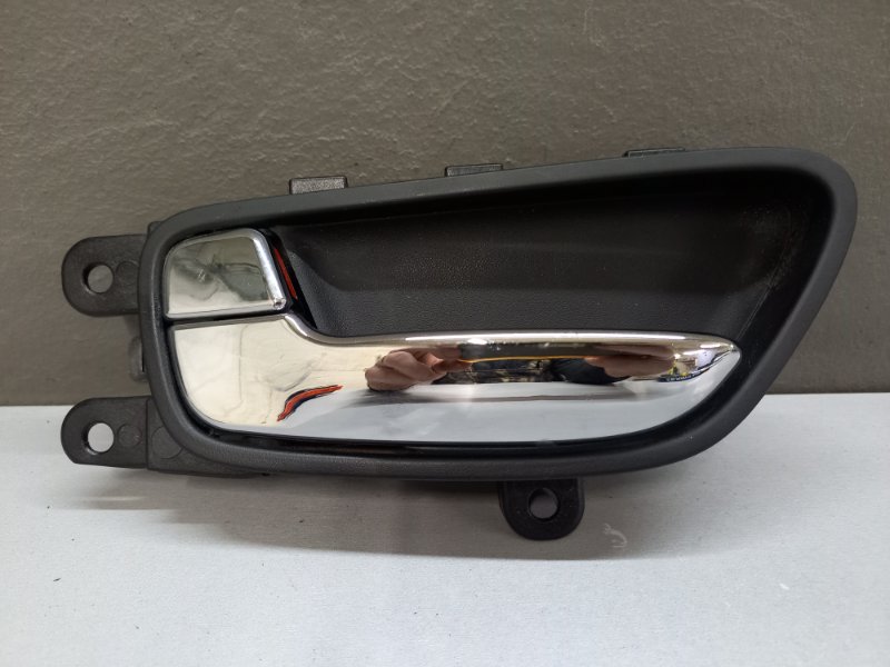 Ручка двери внутренняя Kia Cerato 3 G4FG 2015 задняя левая (б/у)