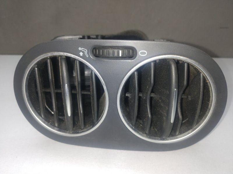 Дефлектор воздуха Volkswagen Golf Plus CBZ 2013 левый (б/у)
