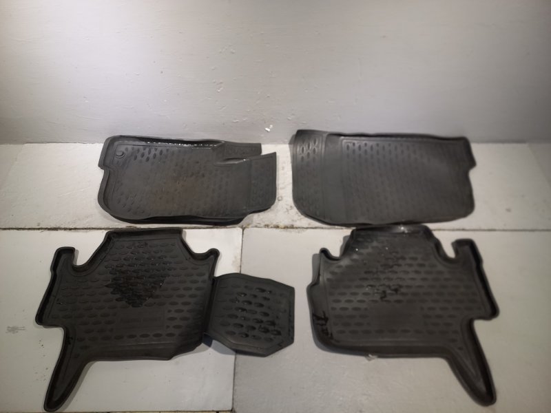 Коврики комплект Mitsubishi Pajero Sport 2 4D56 2010 (б/у)