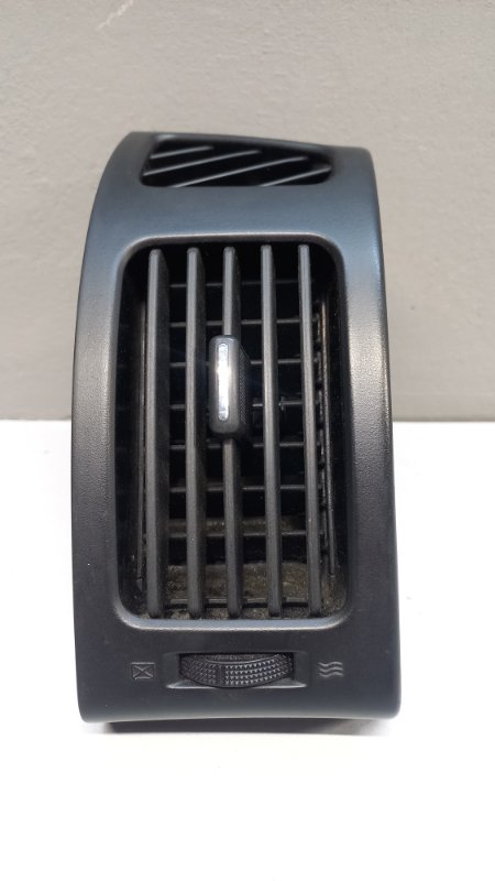 Дефлектор воздуха Hyundai Elantra 2009 правый (б/у)