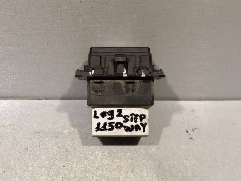 Резистор печки Renault Logan 2 Stepway H4MD438 2021 (б/у)