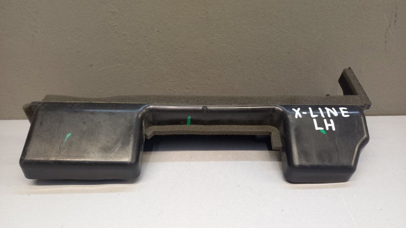 Дефлектор радиатора Kia Rio 4 X-Line 2019 левый (б/у)