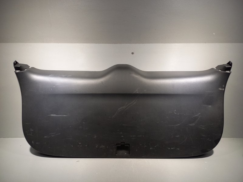 Обшивка крышки багажника Mitsubishi Outlander 3 4B11 2019 (б/у)