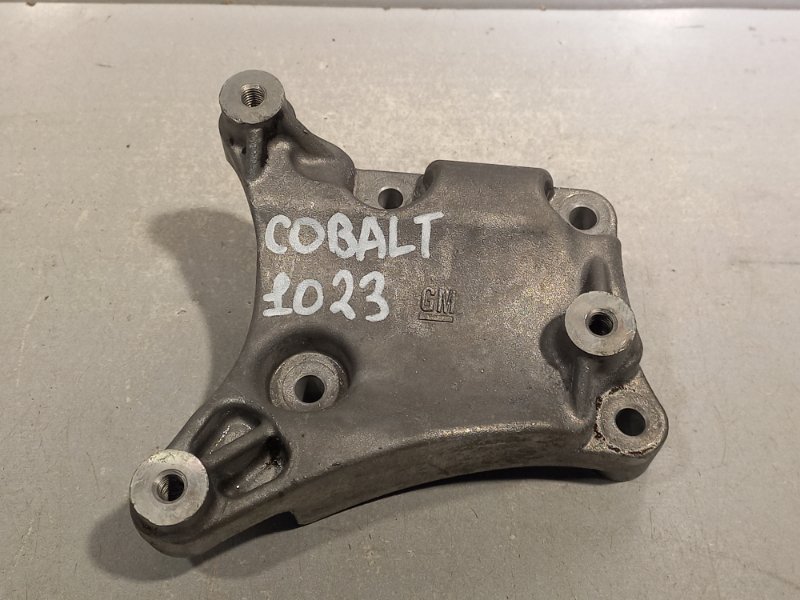 Кронштейн компрессора кондиционера Chevrolet Cobalt B15D2 2013 (б/у)