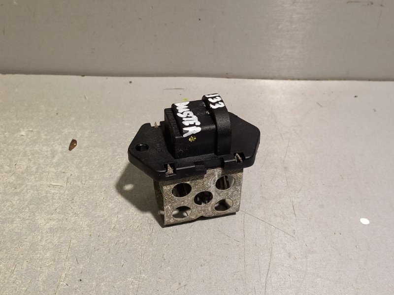 Резистор вентилятора охлаждения Renault Duster K9KE884 2013 (б/у)
