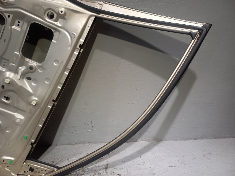 Дверь передняя левая RAV4 2008 XA30 1AZFE