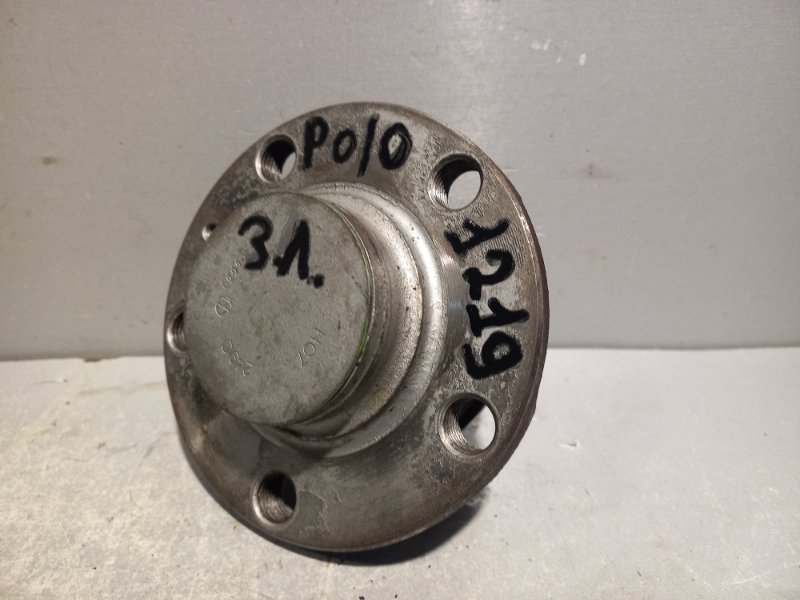 Ступица задняя левая VOLKSWAGEN POLO CFN