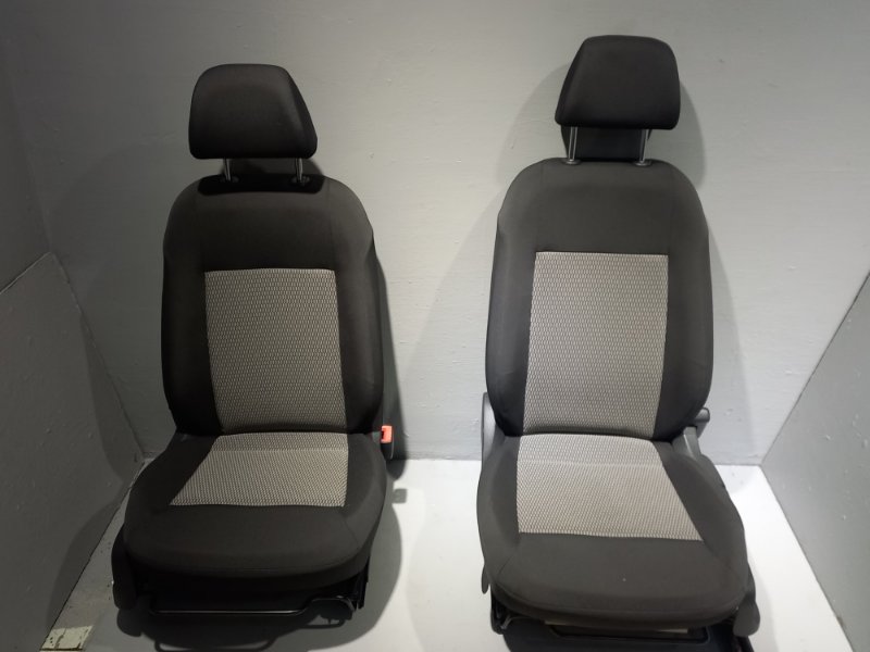 Сиденье переднее VOLKSWAGEN POLO 2013 CFN 6RU882025L Б/У