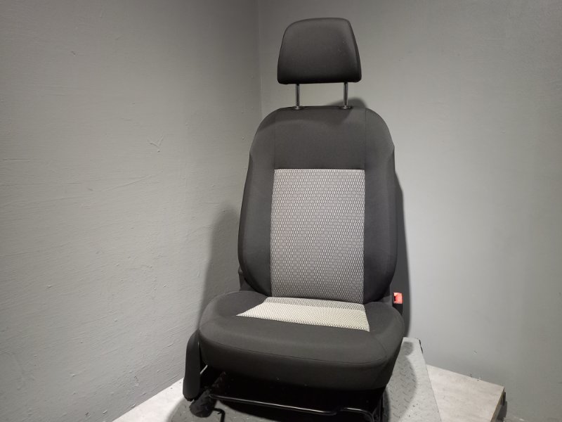 Сиденье переднее POLO 2013 CFN