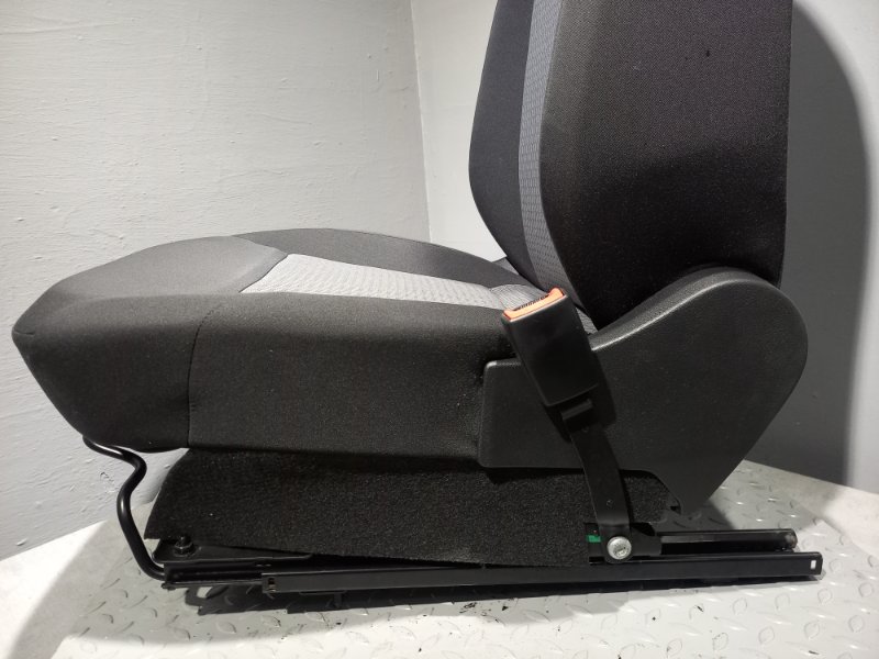 Сиденье переднее POLO 2013 CFN