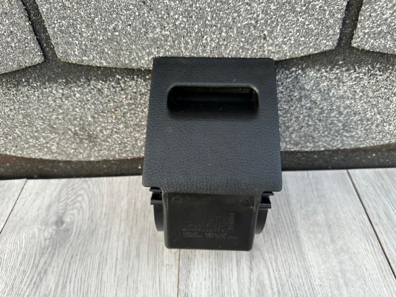 Ящик передней консоли Mitsubishi Lancer 2006 9 MR512610 Б/У