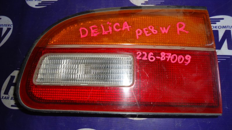 Стоп-вставка Mitsubishi Delica PE8W 4M40 правая (б/у)