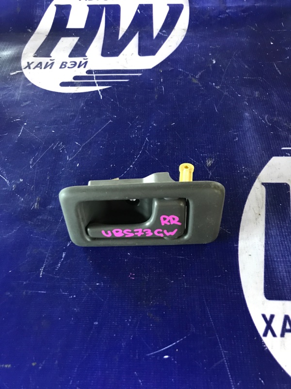 Ручка двери внутренняя Isuzu Bighorn UBS73GW 4JX1 задняя правая (б/у)