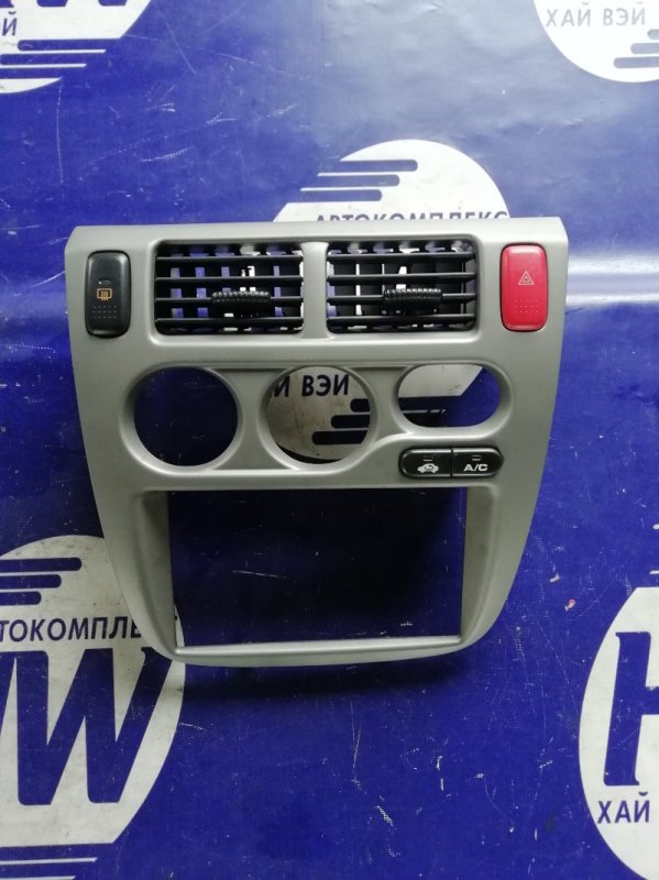 Консоль магнитофона Honda Hr-V GH3 D16A 2003 (б/у)