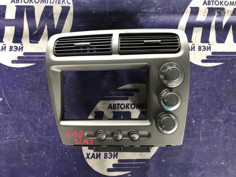 Консоль магнитофона Honda Civic EU3 D17A (б/у)