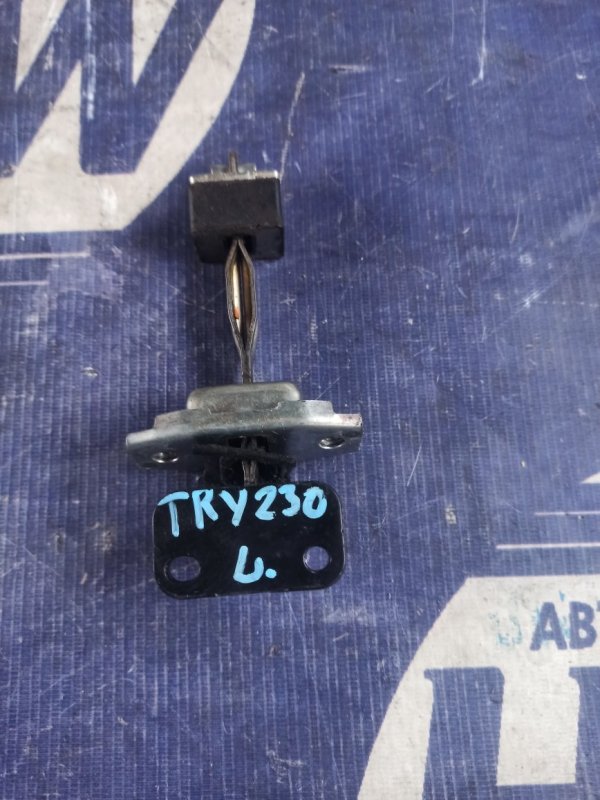 Ограничитель двери Toyota Dyna TRY230 1TR левый (б/у)