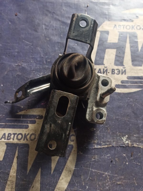 Подушка двс Toyota Vitz NSP130 1NR правая (б/у)