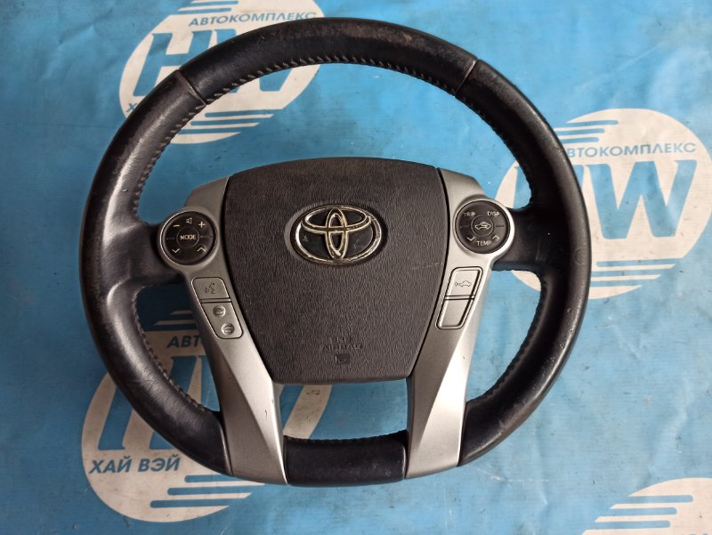 Руль Toyota Prius ZVW30 2ZRFXE (б/у)