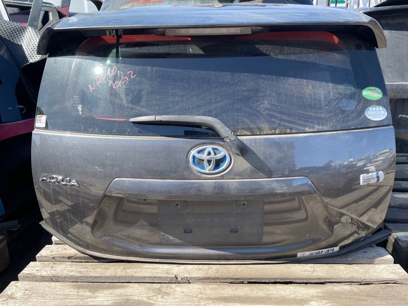 Дверь 5-я Toyota Aqua NHP10 1NZFXE (б/у)