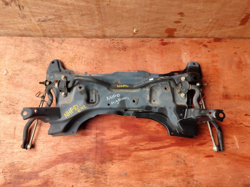 Балка под двс Toyota Aqua NHP10 1NZFXE (б/у)