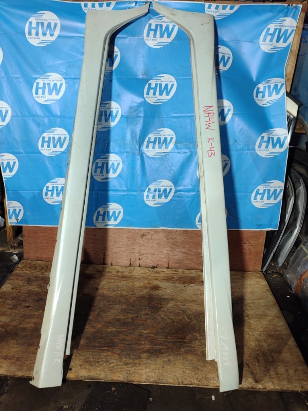 Порог Mitsubishi Grandis NA4W 4G69 (б/у)